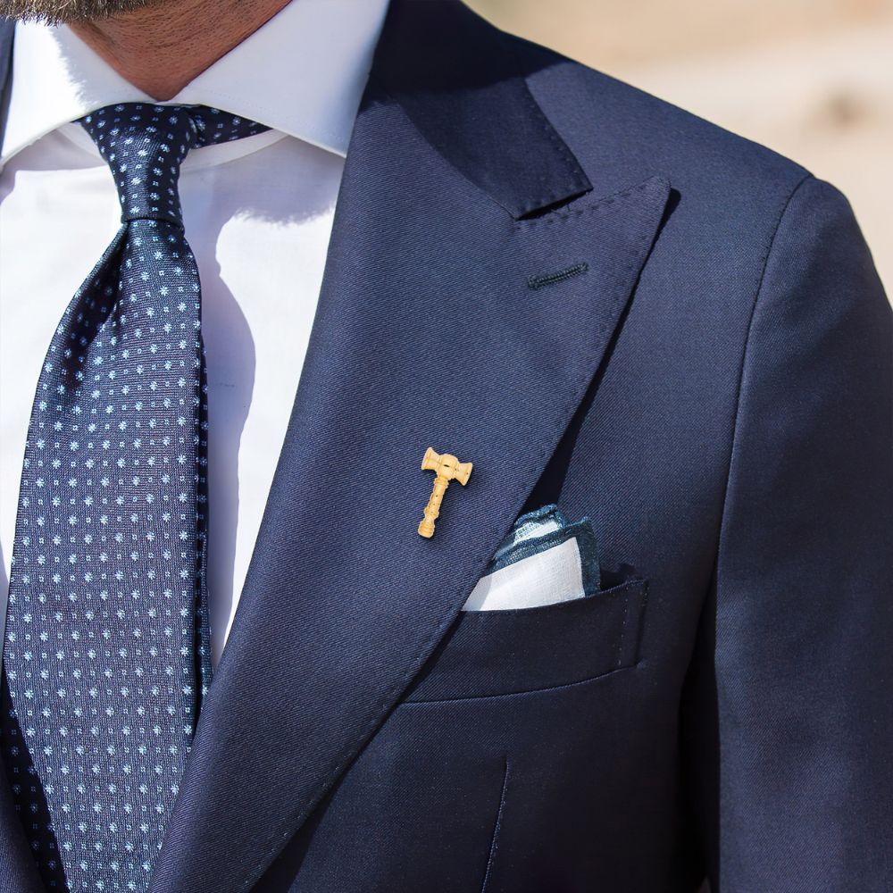 Gold Hammer Metal Lapel Pin Brass Lapel Pin for Men