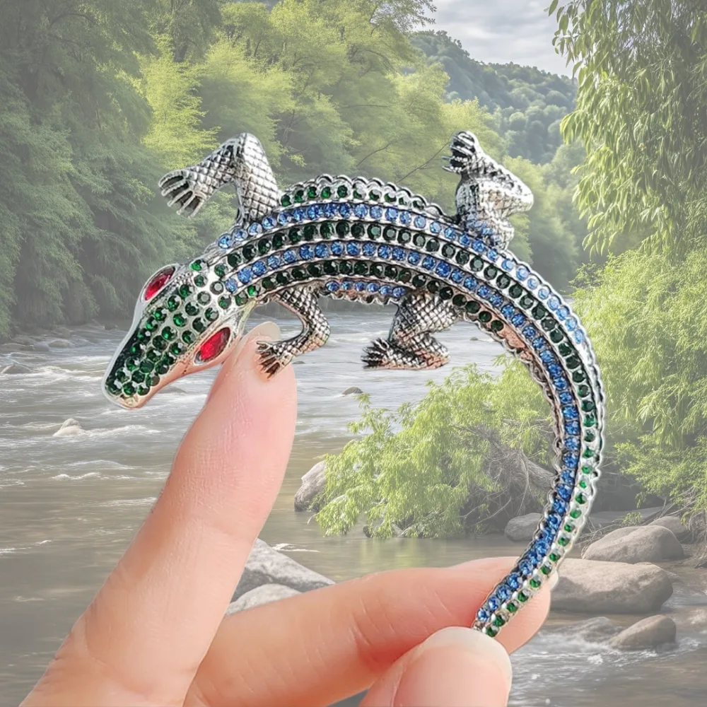 Sparkling Crystal Crocodile Brooch Unisex Animal Inspired Statement Pin Brass Lapel Pin for Men