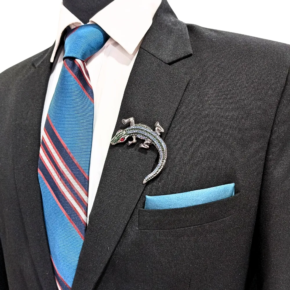 Sparkling Crystal Crocodile Brooch Unisex Animal Inspired Statement Pin Brass Lapel Pin for Men