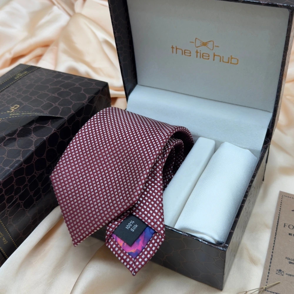 Maroon Micro Diamond Pattern Silk Necktie and Solid White Pocket Square Gift Set ? Elegant Formal Accessory for Men