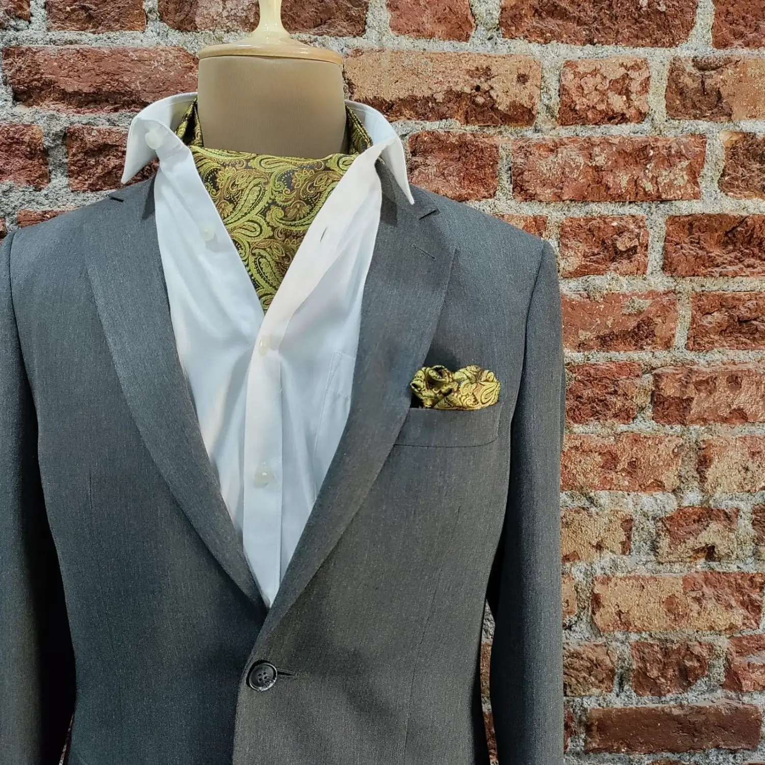 Gold Paisley Cravat and Pocket Square Combo for Men