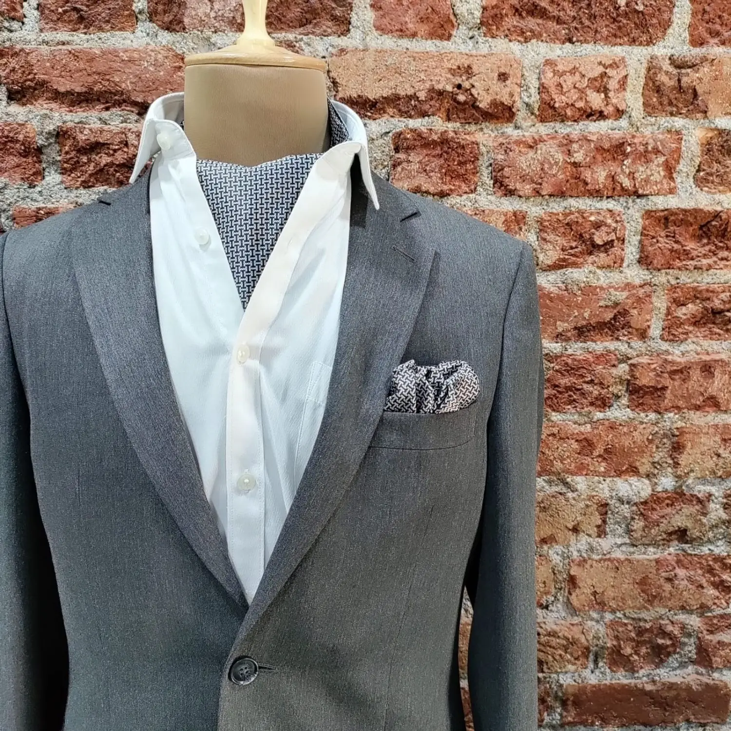 Grey Geometric Cravat and Pocket Square Combo for Men