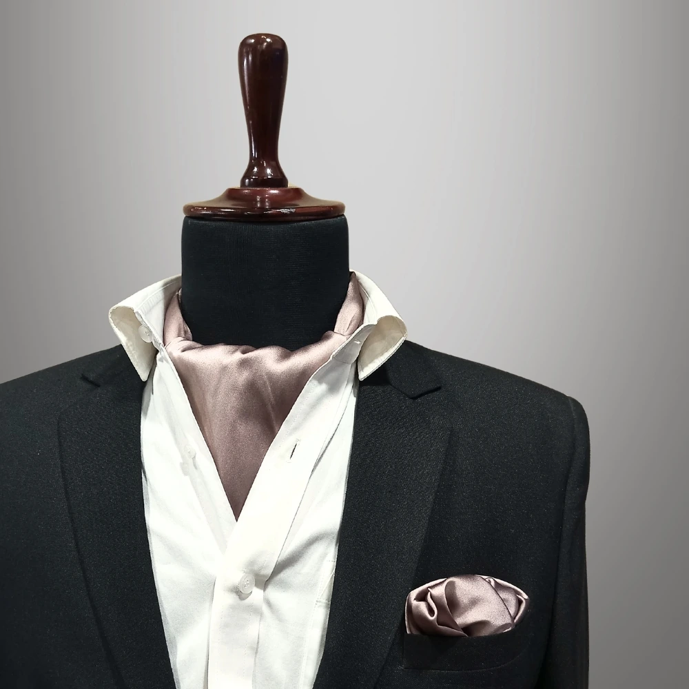 Mouve Cravat and Pocket Square Combo for Men