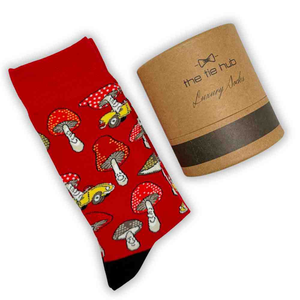 Red Mushroom Print Cotton Crew Socks for Men Soft Breathable Cotton Socks